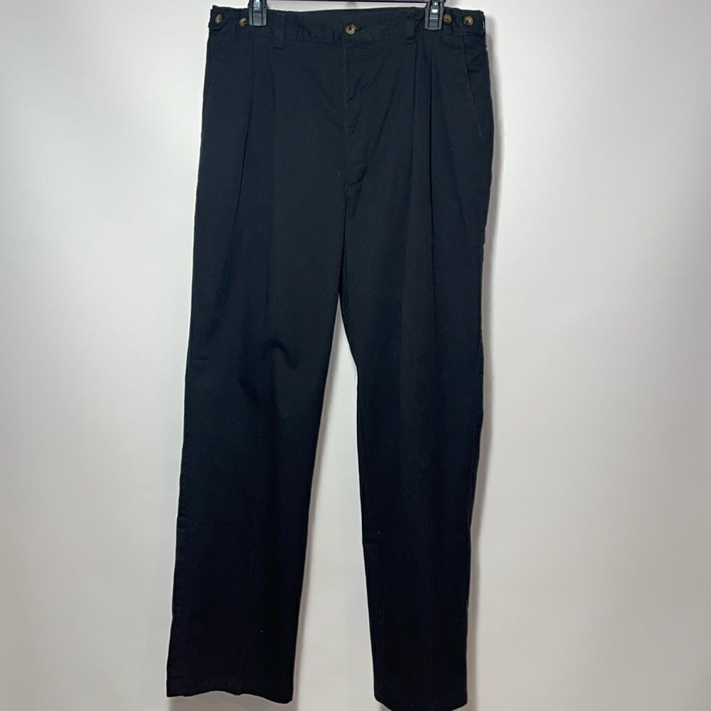 Knightsbridge men’s pants 
Size  W36 X L32 
Made in the Dominican Republic